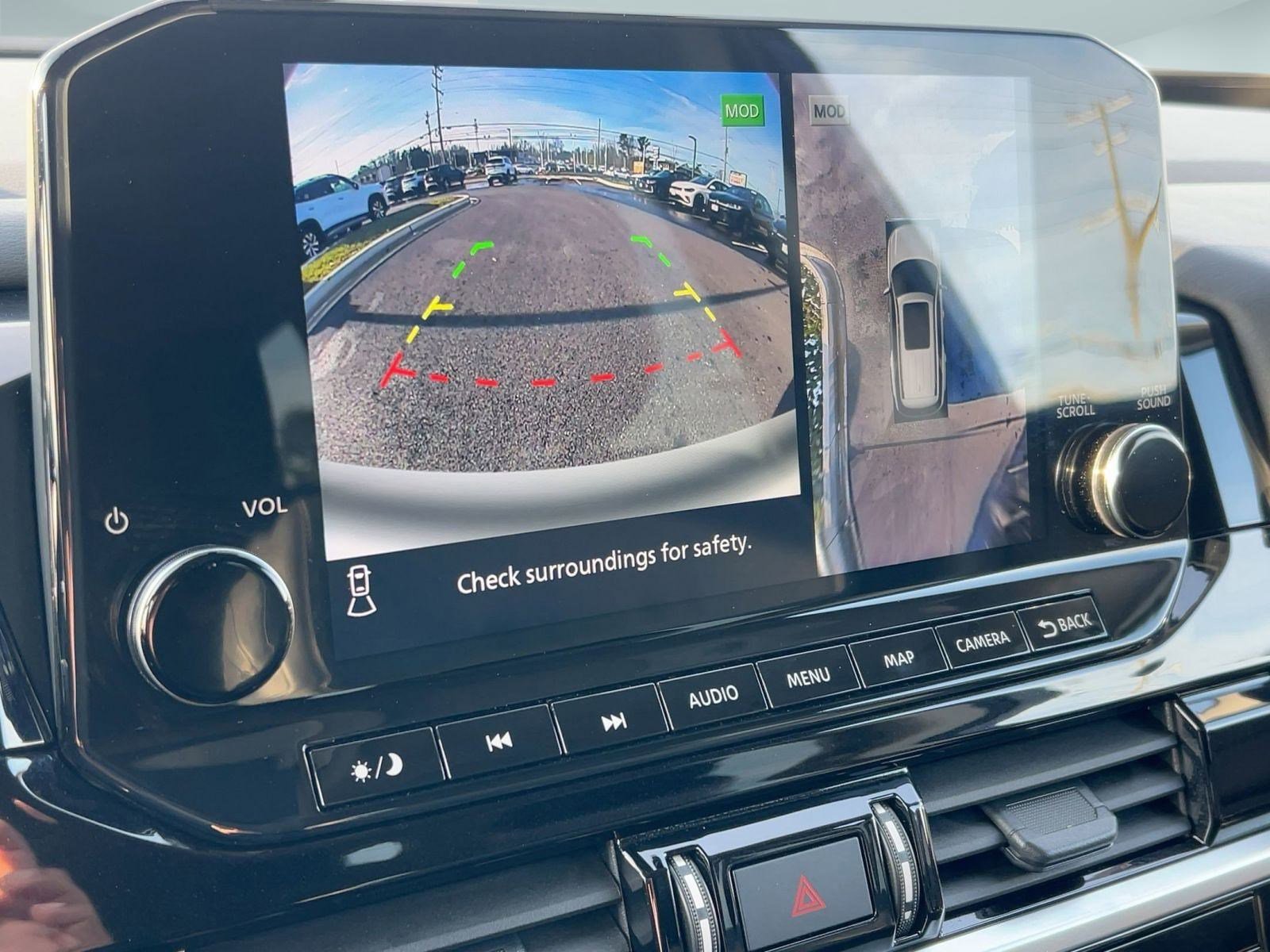 Used 2024 Nissan Pathfinder Platinum w/ Cargo Package image 24