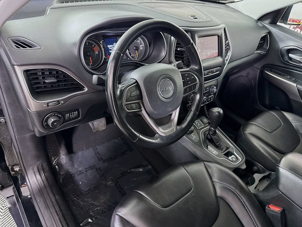 Used 2021 Jeep Cherokee Latitude Plus AWD/4WD image 18