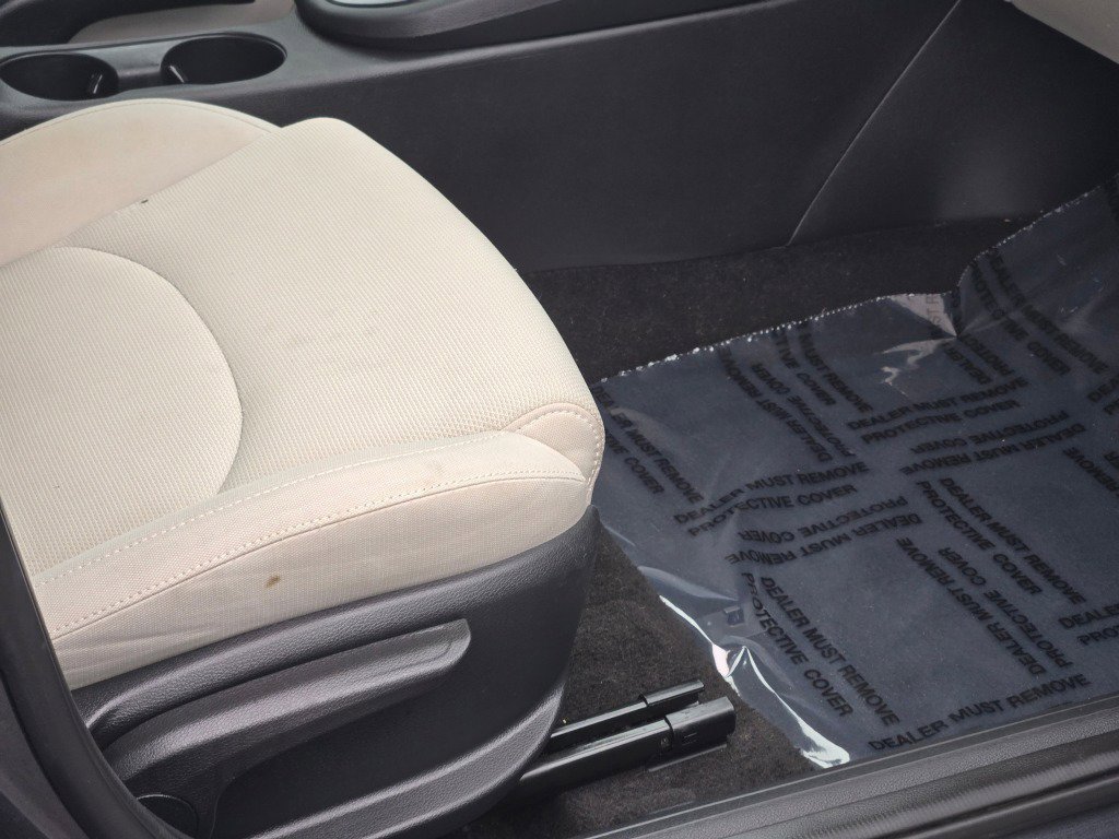 Used 2023 Kia Forte LXS image 7