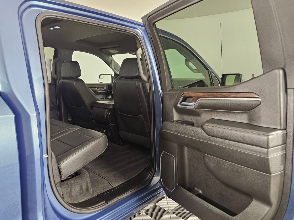 Used 2024 GMC Sierra 1500 SLT image 35