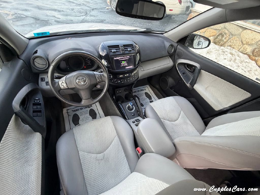 Used 2014 Toyota RAV4 EV image 21