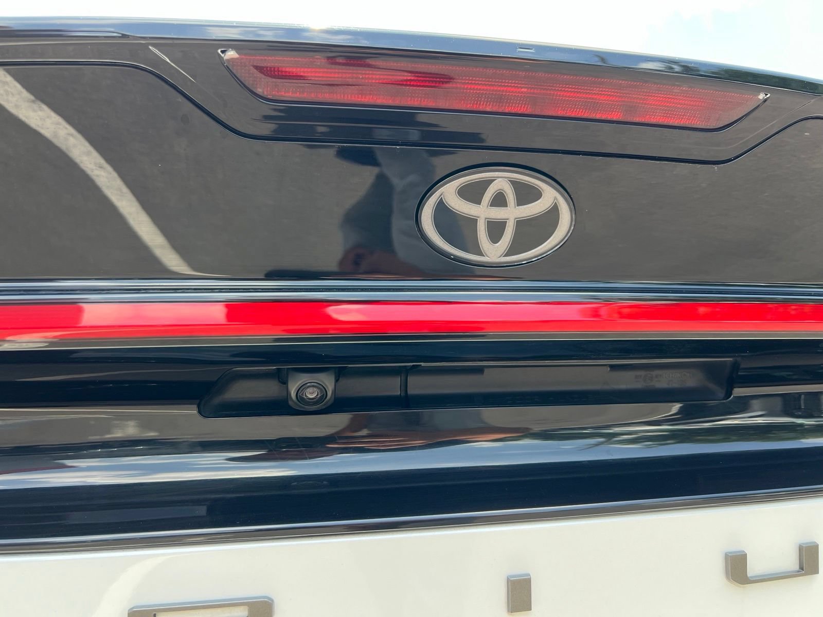 Used 2025 Toyota Prius Limited FWD image 24