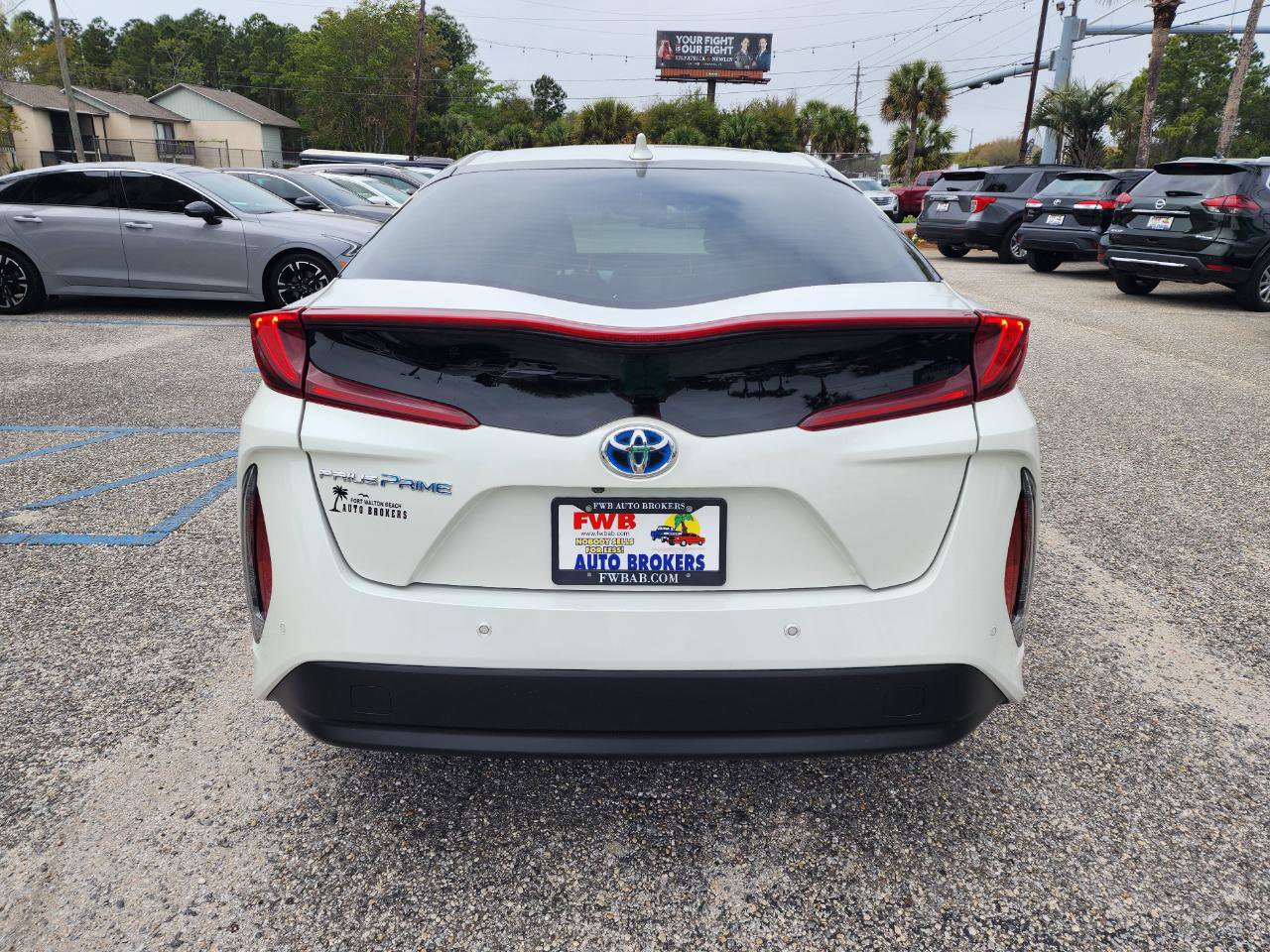 Used 2018 Toyota Prius Prime Advanced FWD image 4