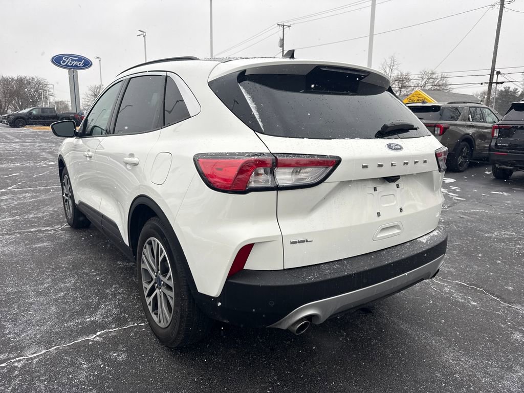 Used 2022 Ford Escape SEL image 9