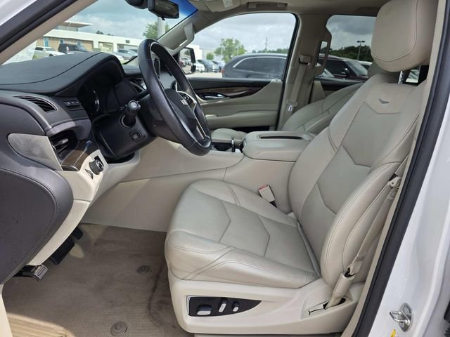 Used 2018 Cadillac Escalade Luxury RWD image 9