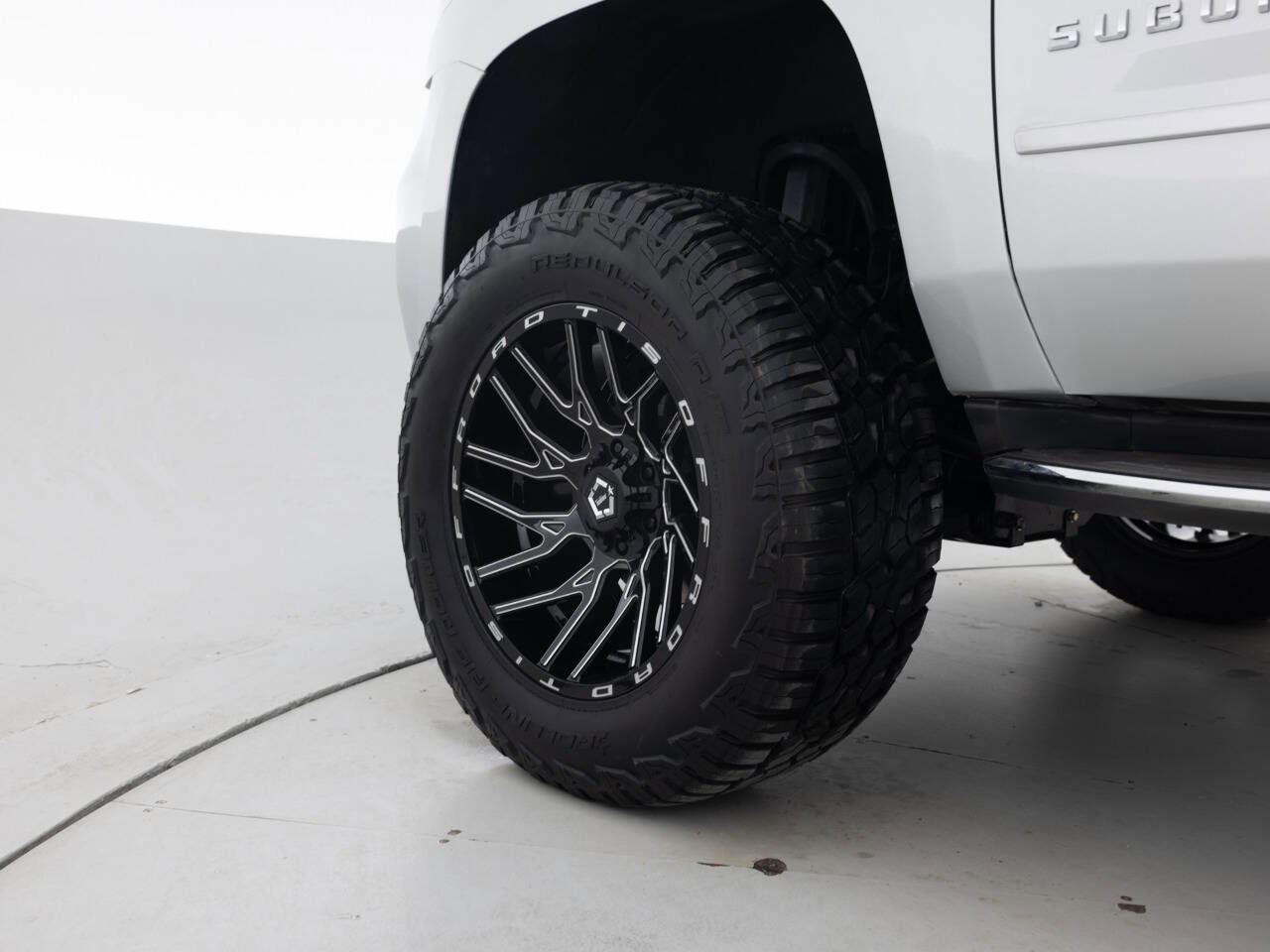Used 2016 Chevrolet Suburban LTZ AWD/4WD image 17