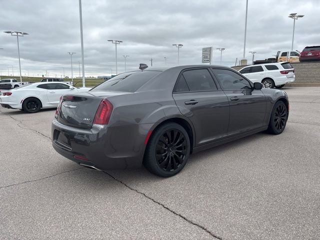 Used 2018 Chrysler 300 S image 5