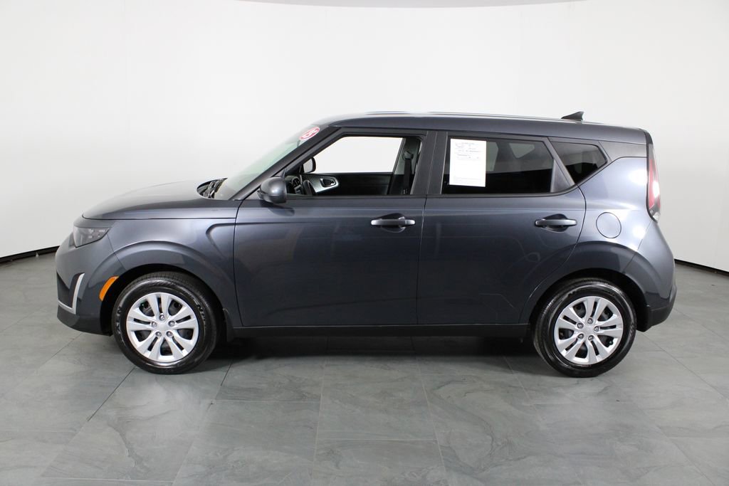 Used 2025 Kia Soul LX image 11