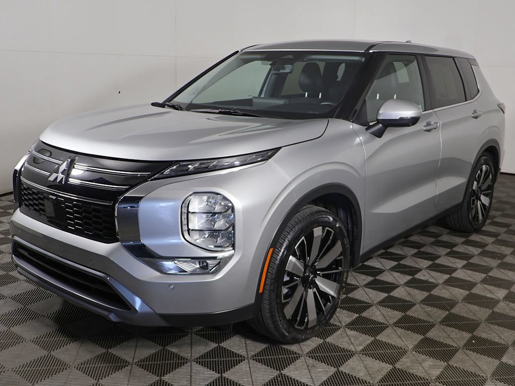 Used 2025 Mitsubishi Outlander SE FWD image 9