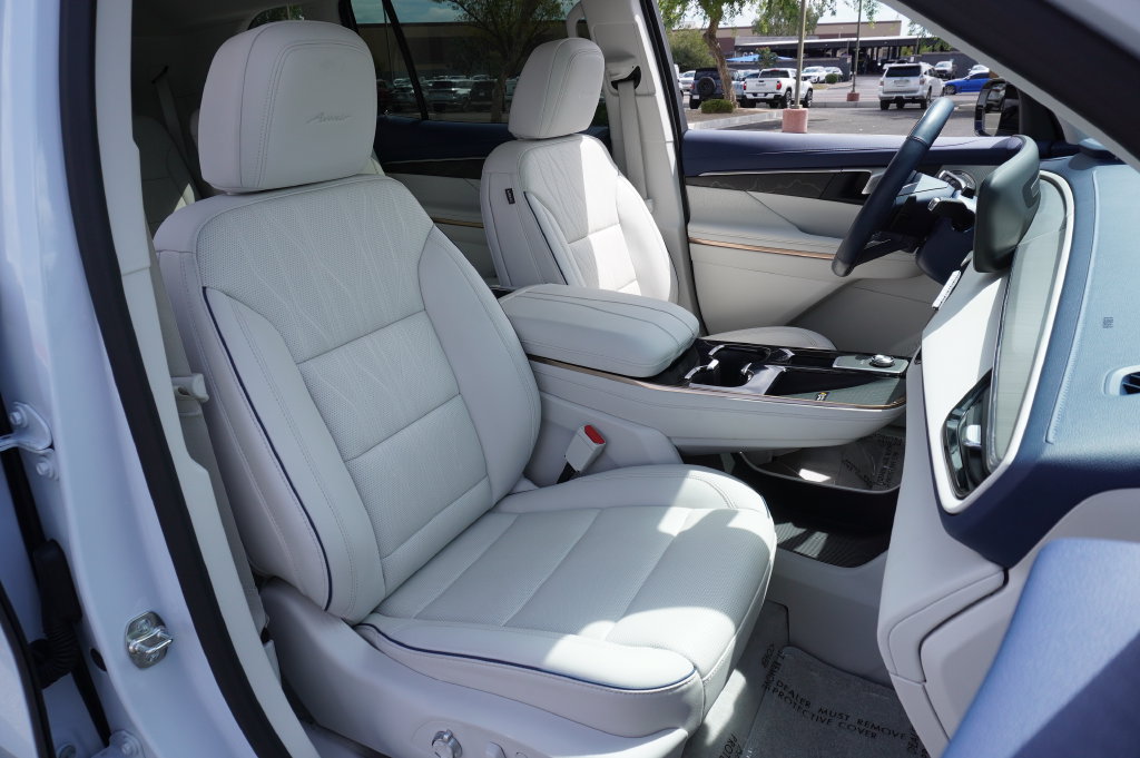 Used 2026 Buick Enclave Avenir w/ Super Cruise Package FWD image 17