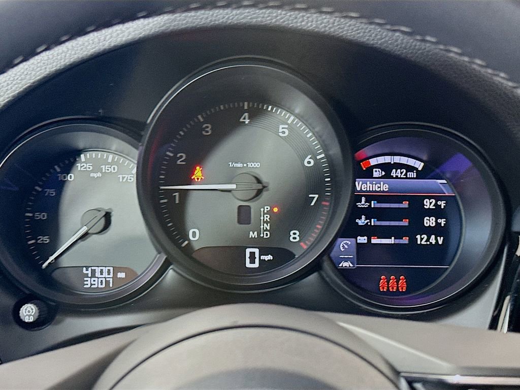 Certified 2026 Porsche Macan image 13