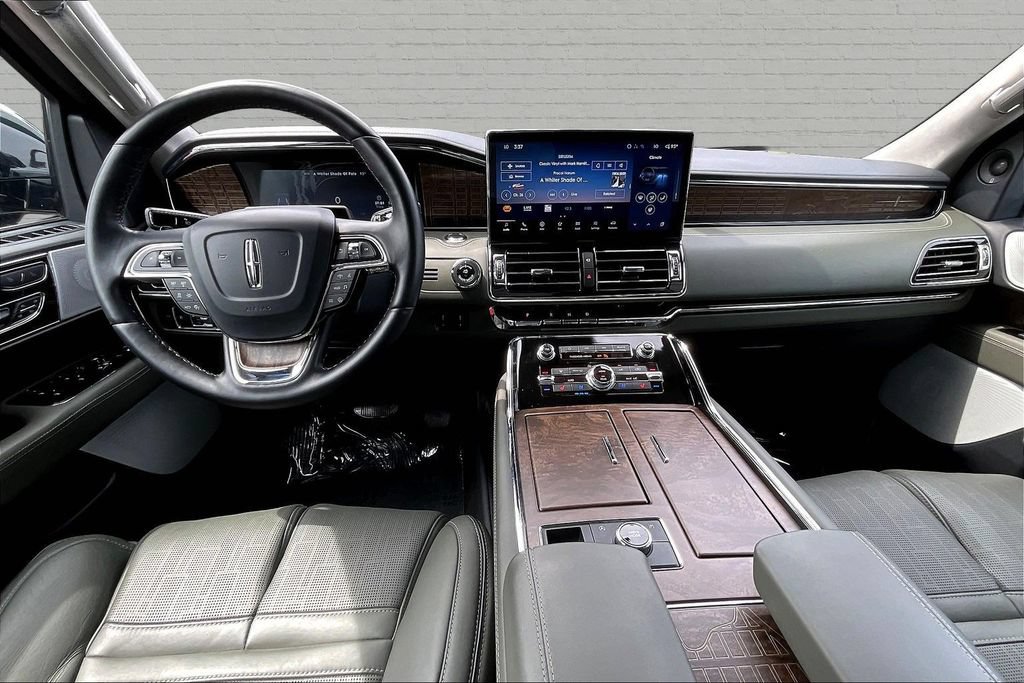 Used 2022 Lincoln Navigator Black Label AWD/4WD image 7