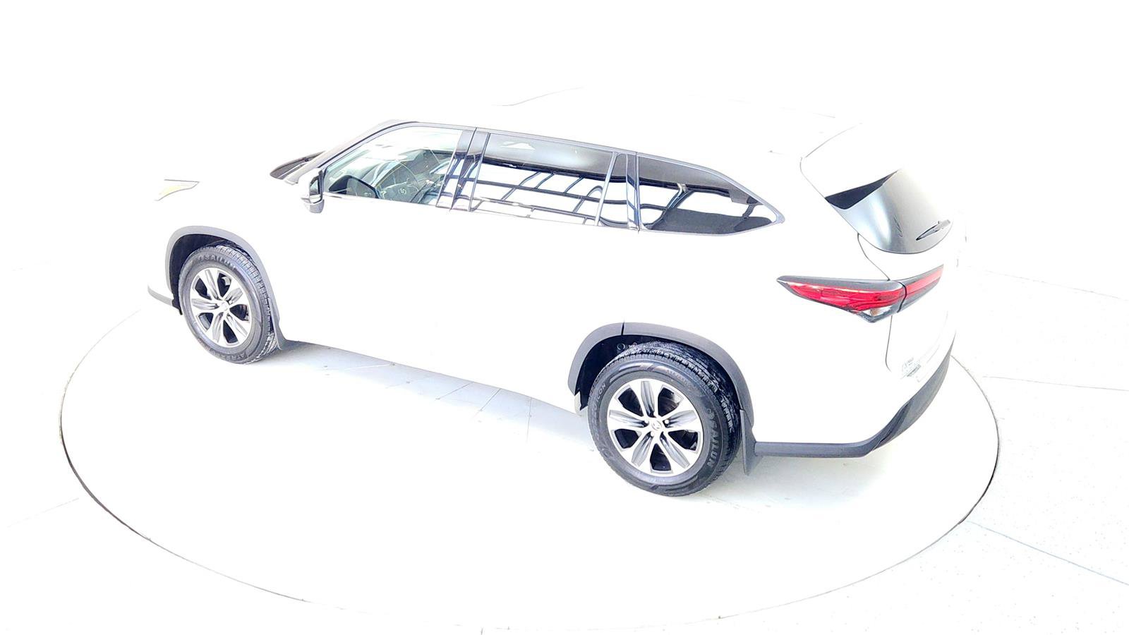 Certified 2022 Toyota Highlander XLE image 16