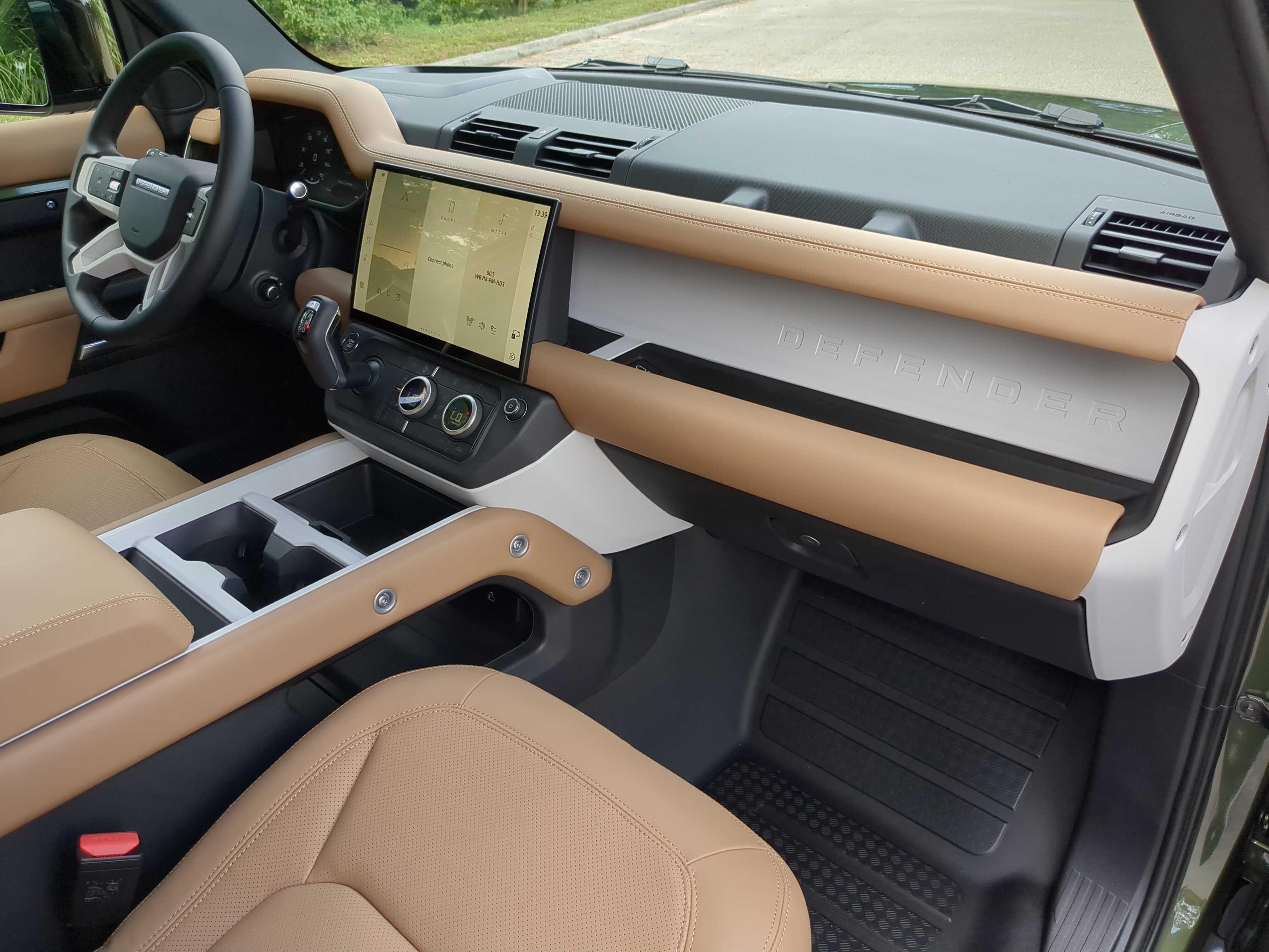 New 2026 Land Rover Defender 110 S image 11