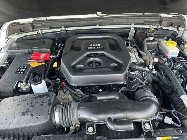 Used 2022 Jeep Wrangler Unlimited Rubicon w/ Cold Weather Group image 14