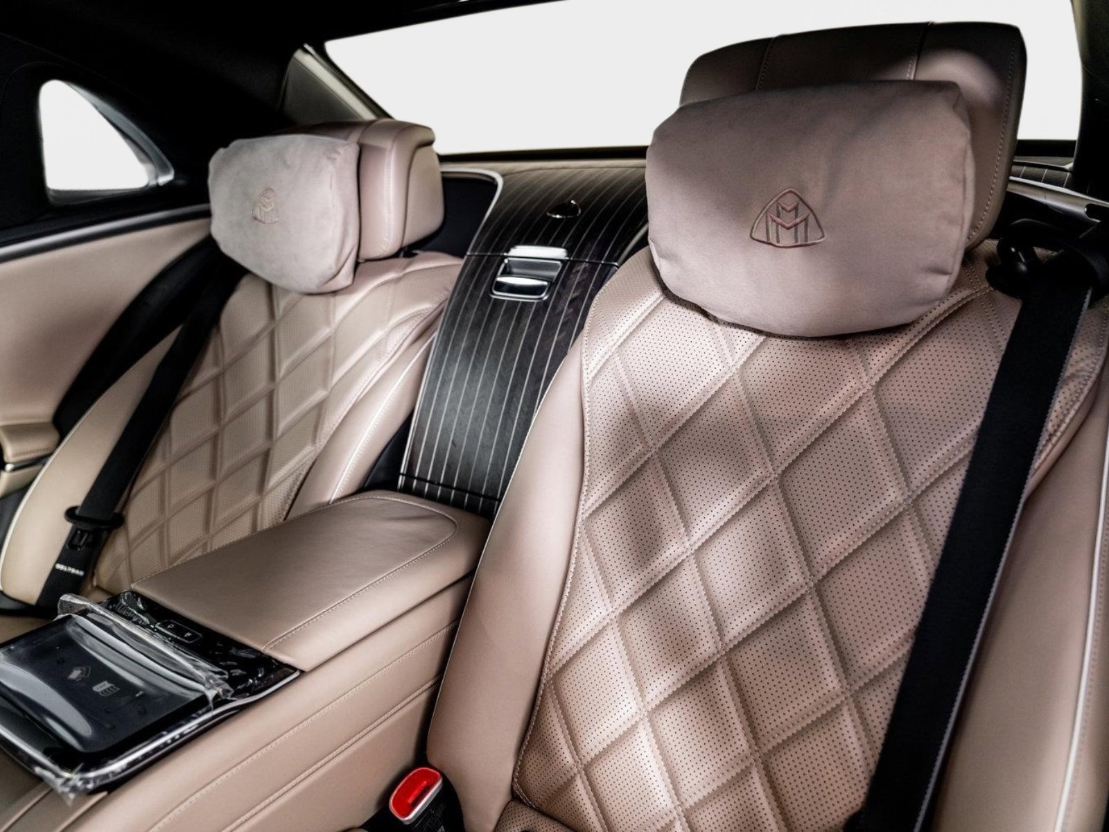 Used 2025 Mercedes-Benz Maybach S 680 4MATIC image 40