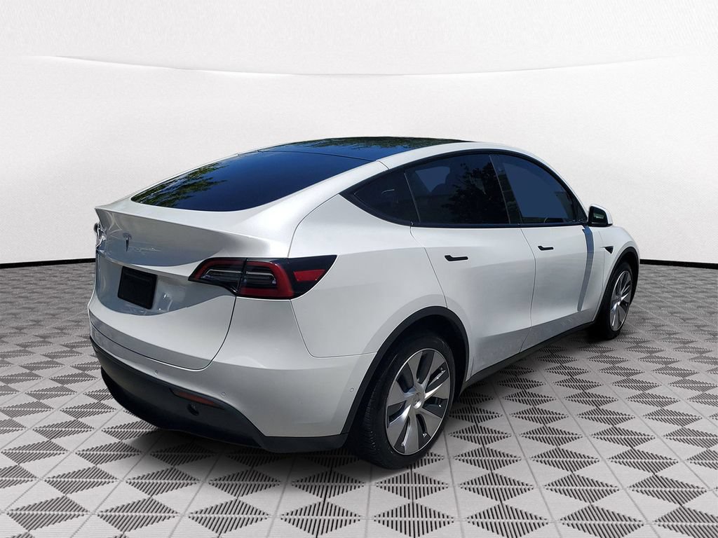 Used 2022 Tesla Model Y Long Range AWD/4WD image 6