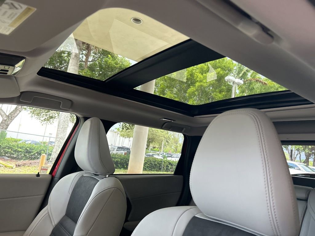 New 2025 Mitsubishi Outlander SE image 17