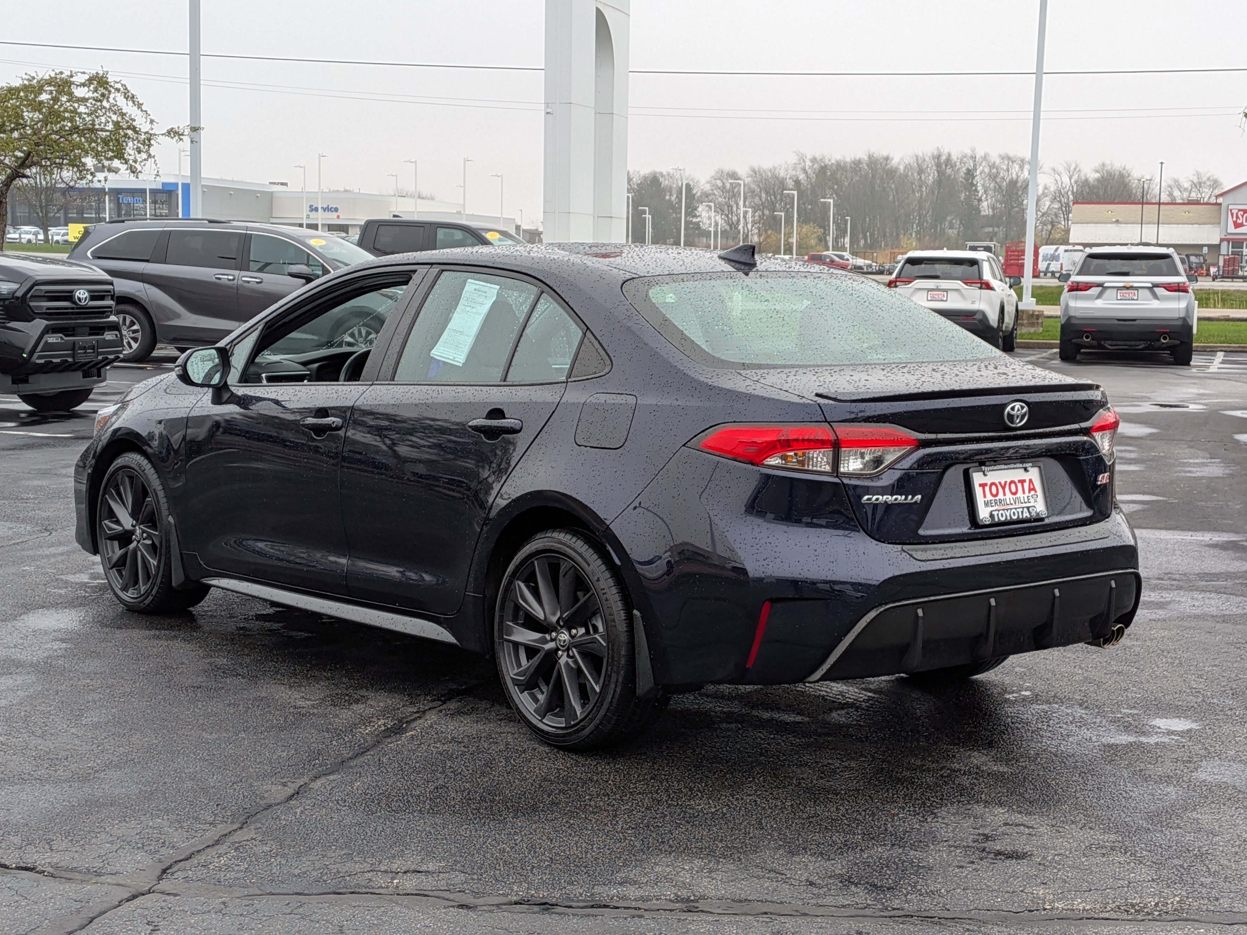 Used 2023 Toyota Corolla SE image 6