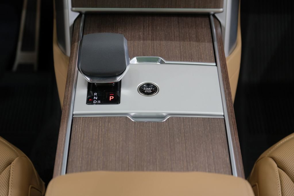 Used 2026 Land Rover Range Rover Long Wheelbase SE image 69