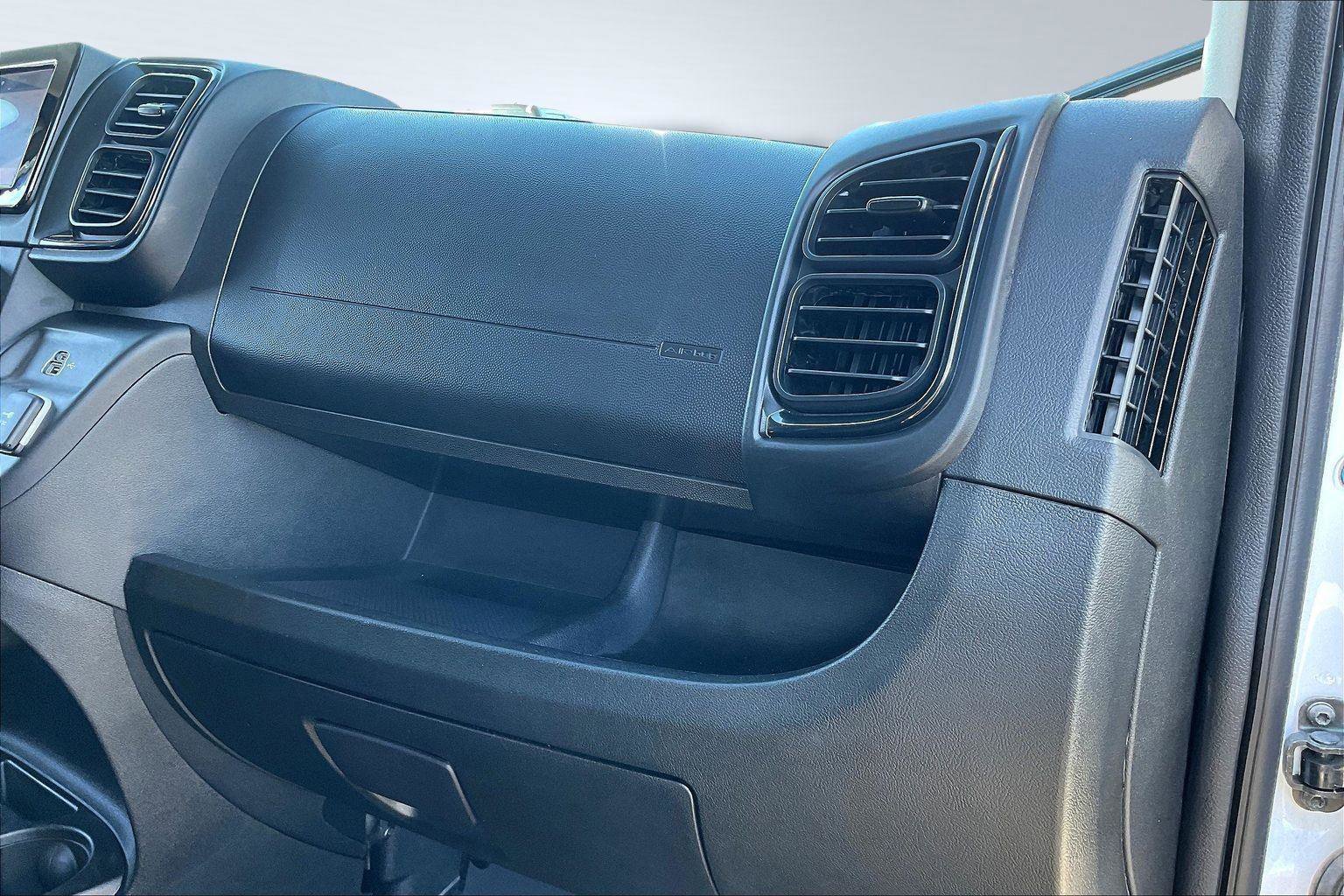 Used 2025 RAM ProMaster 2500 w/ Convenience Group image 17