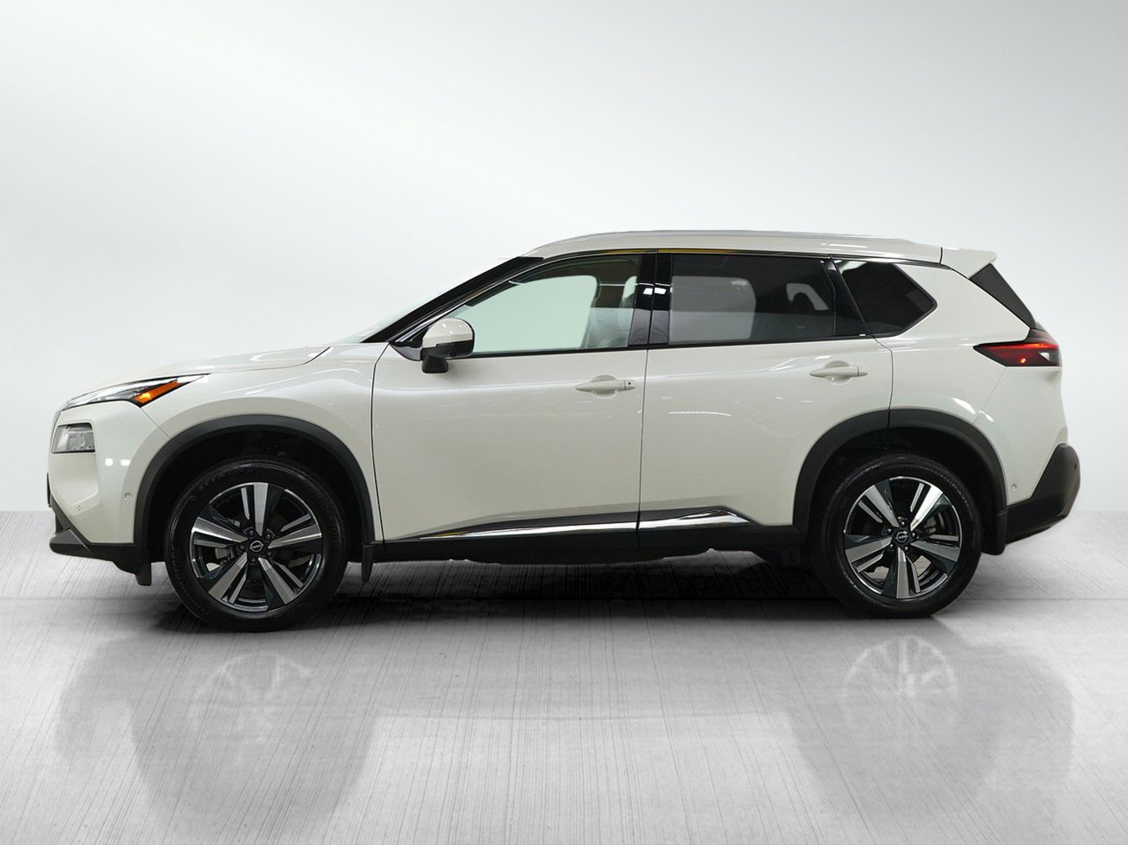 Used 2023 Nissan Rogue SL w/ SL Premium Package AWD/4WD image 2