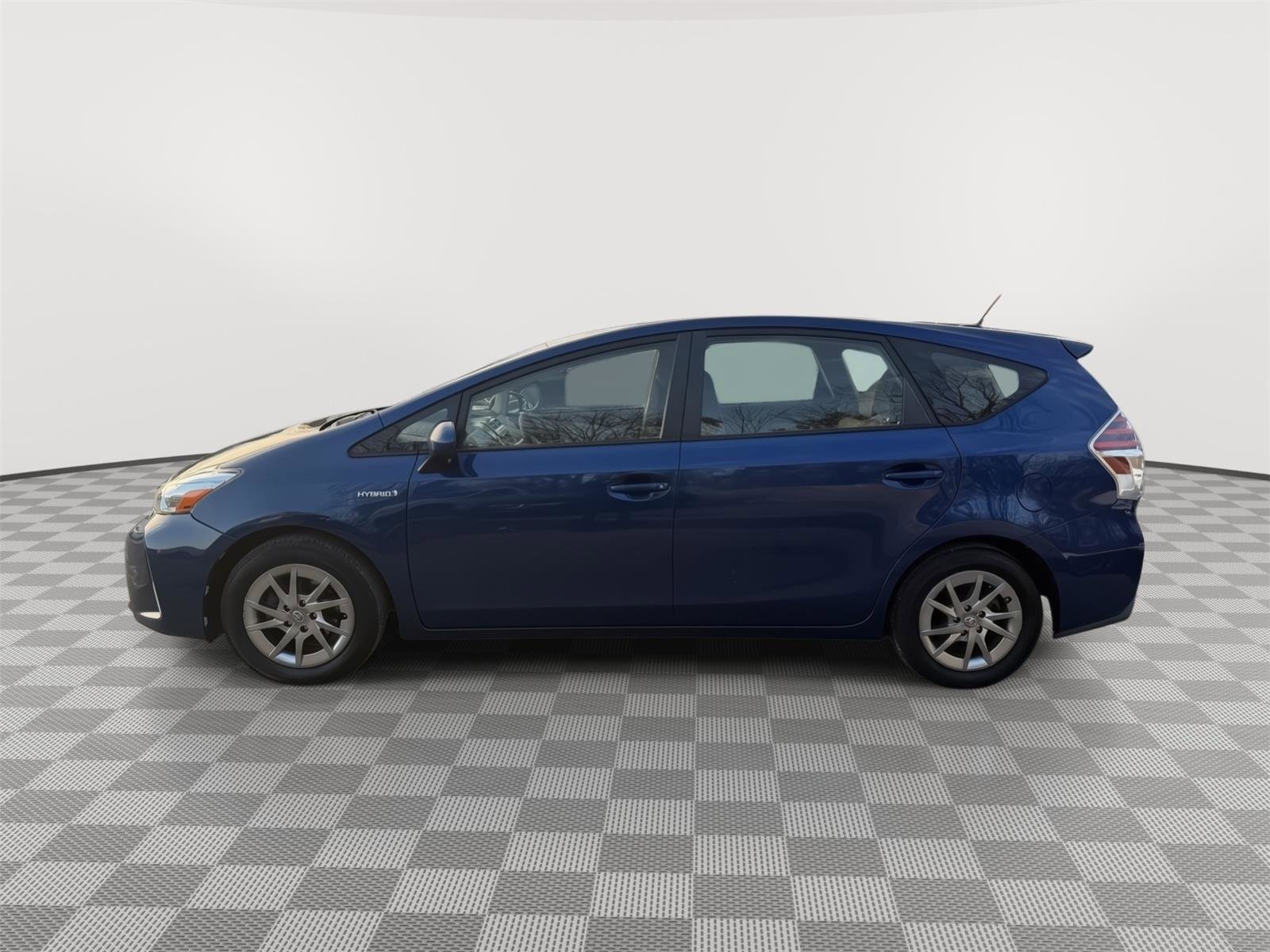 Used 2017 Toyota Prius V Three w/ Carpet Mat Package image 3