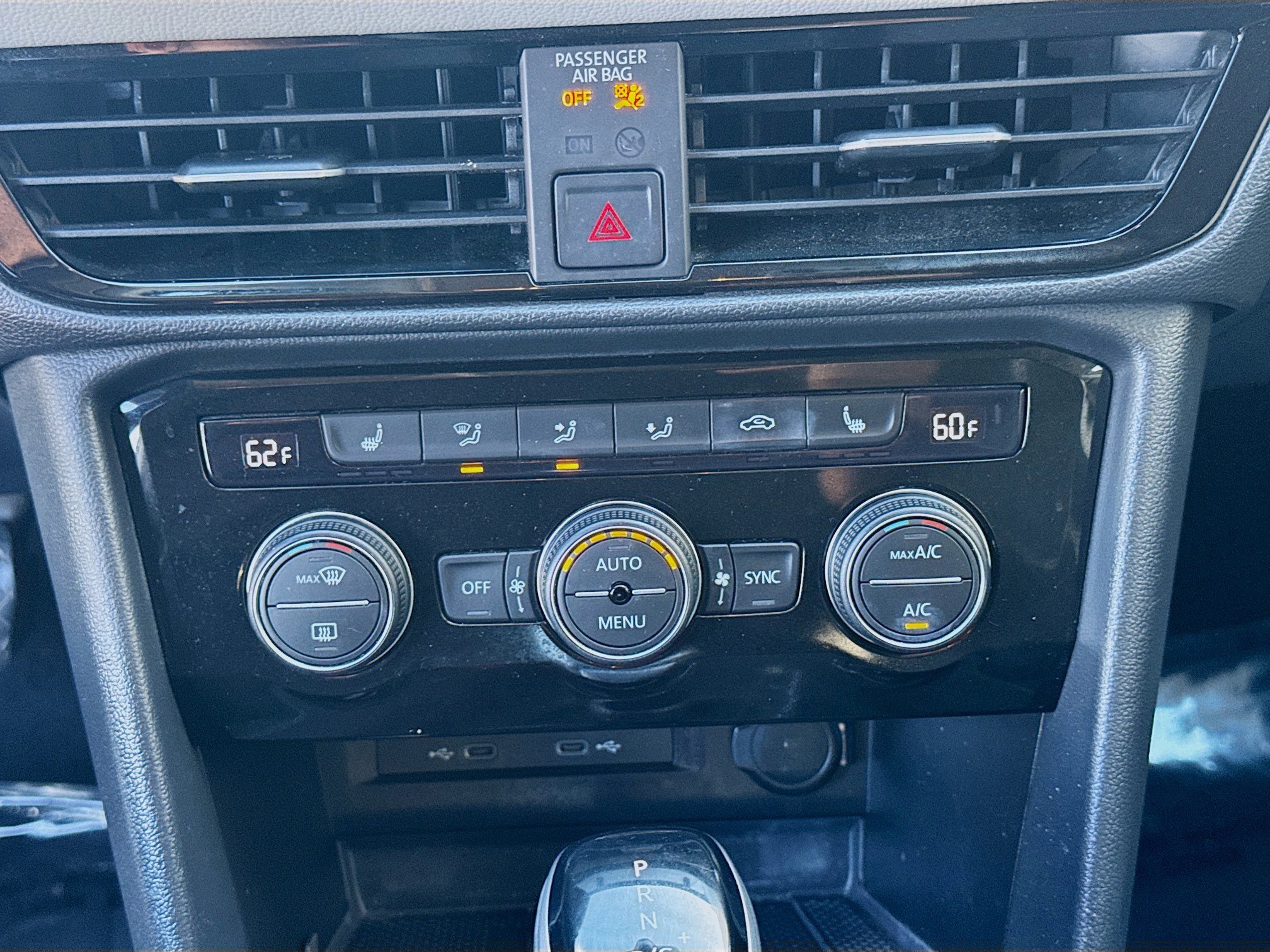Certified 2024 Volkswagen Taos SE FWD image 13