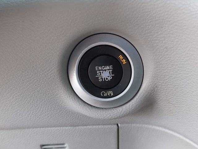 Used 2017 Chrysler Pacifica Touring w/ Tire & Wheel Group FWD image 22