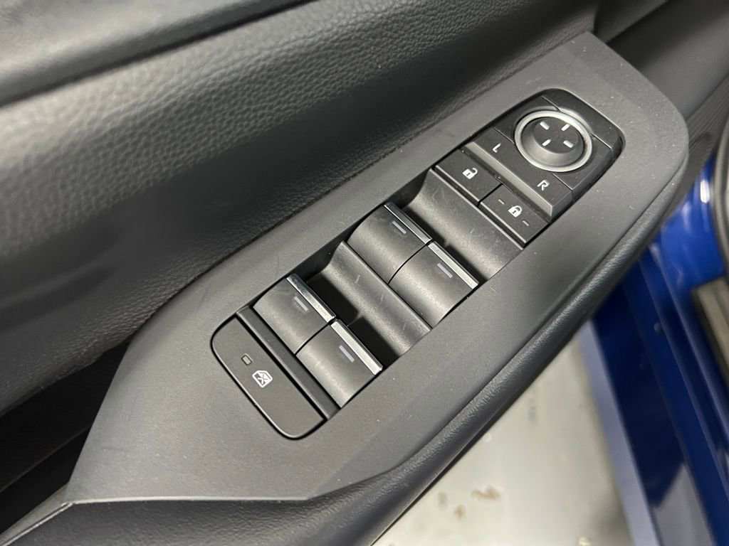 Used 2025 Toyota Prius XSE Premium image 40