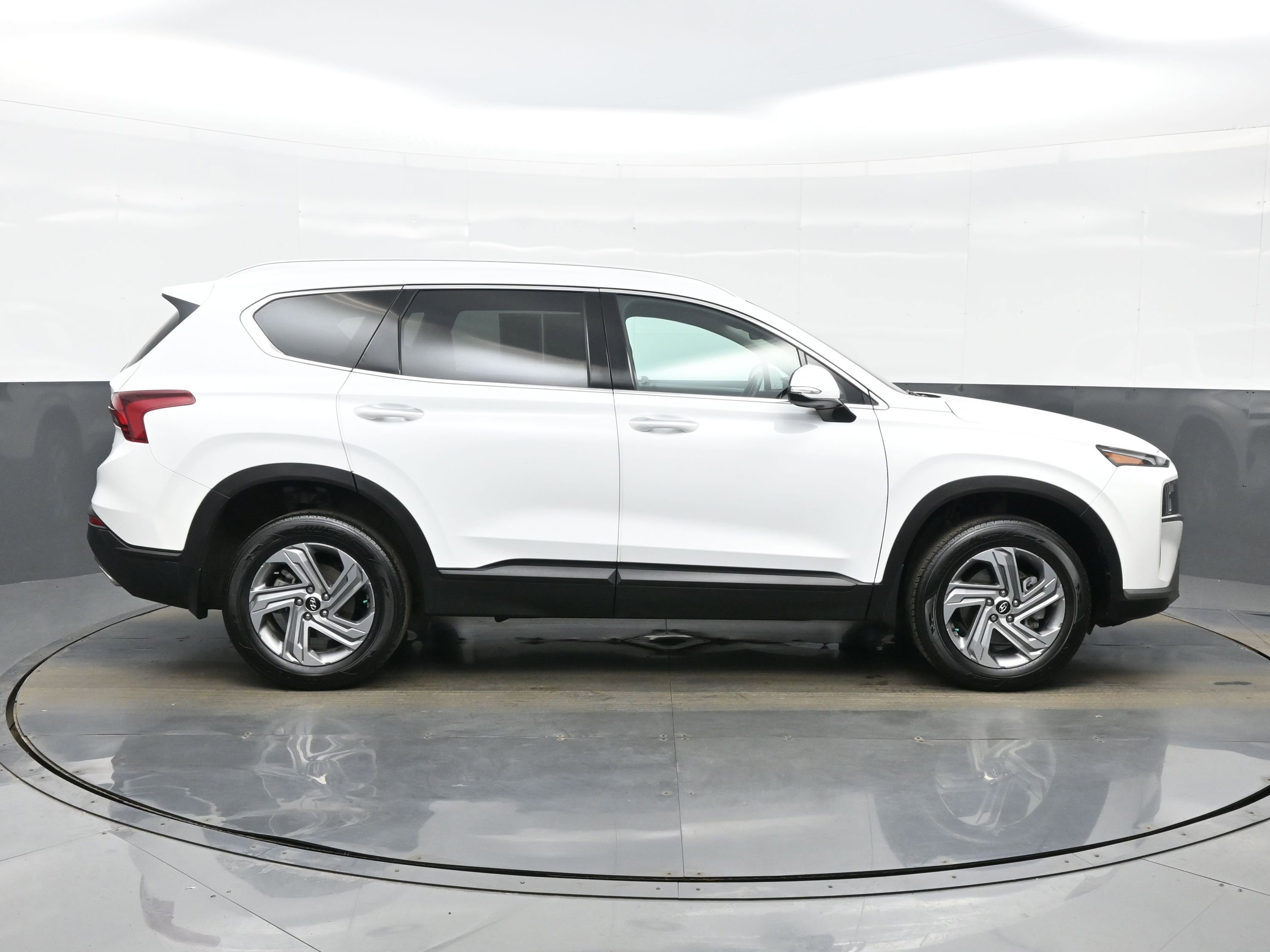 Used 2023 Hyundai Santa Fe SEL image 7