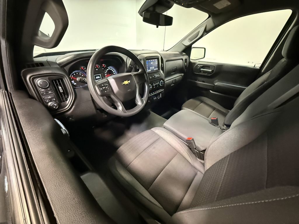 Used 2023 Chevrolet Silverado 1500 Custom image 2