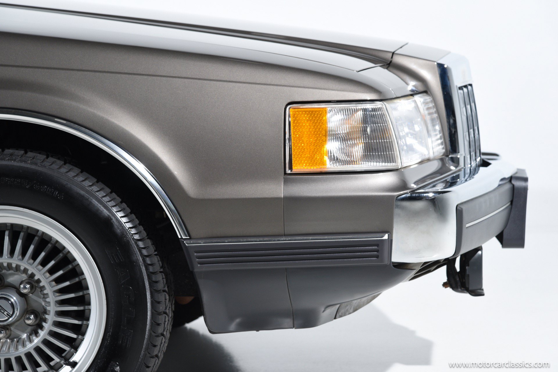 Used 1988 Lincoln Mark VII LSC RWD image 12