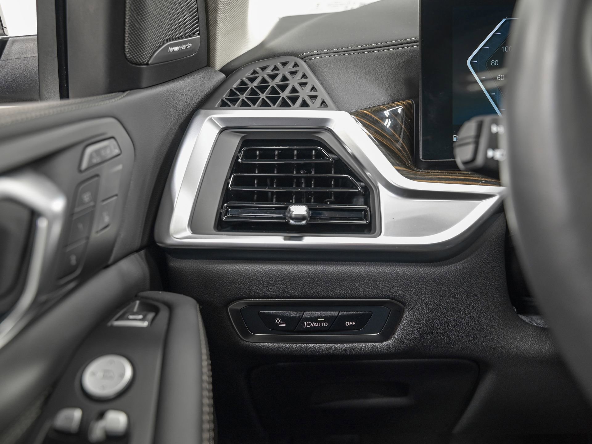 Used 2026 BMW X7 xDrive40i image 18