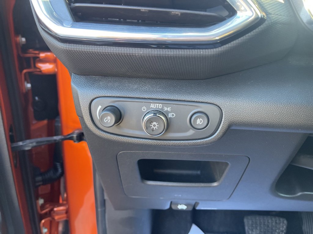 Certified 2022 Chevrolet TrailBlazer LT w/ Driver Confidence Package image 16