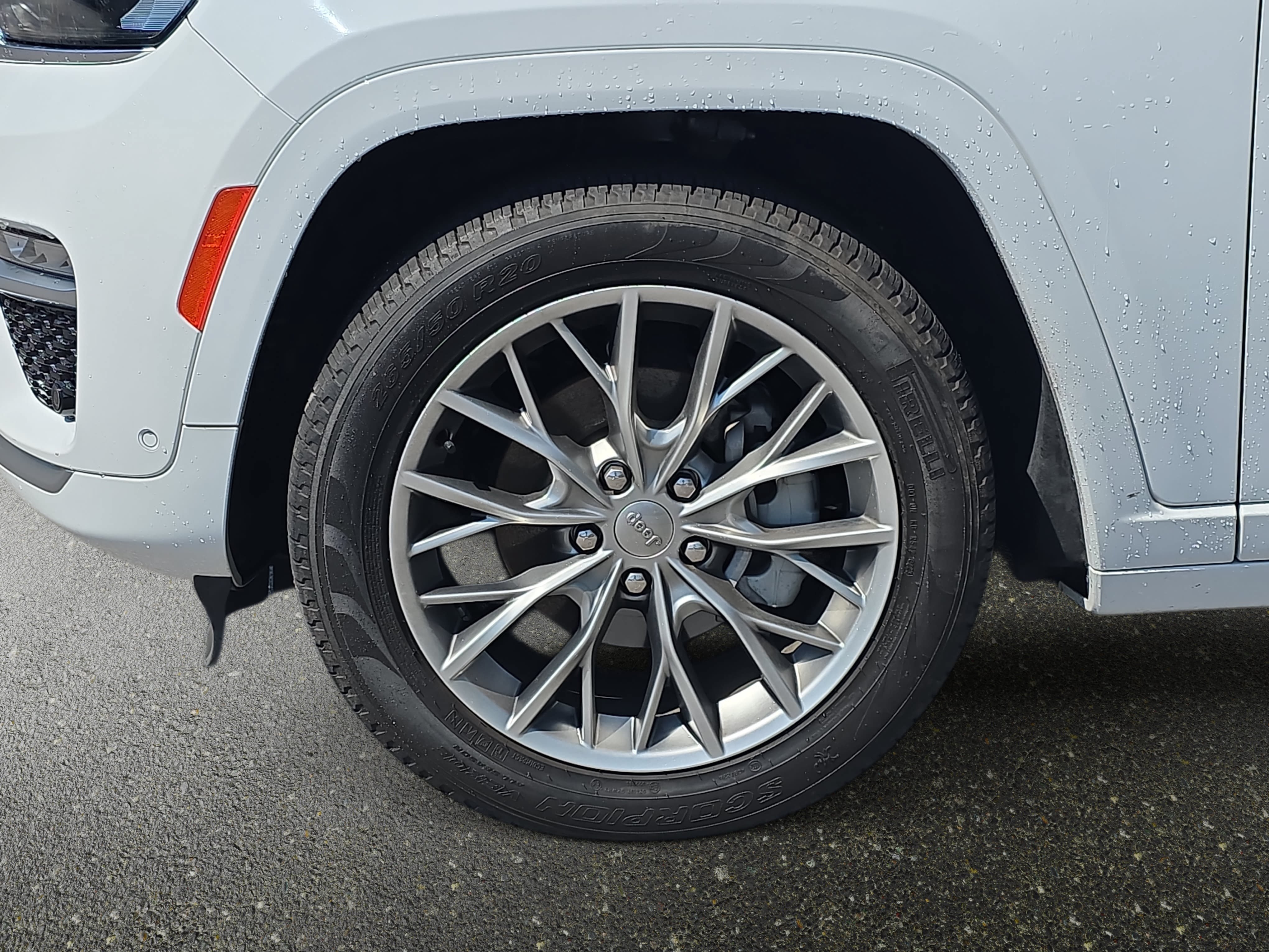 Used 2023 Jeep Grand Cherokee Summit w/ Adv Protech Group IV AWD/4WD image 30