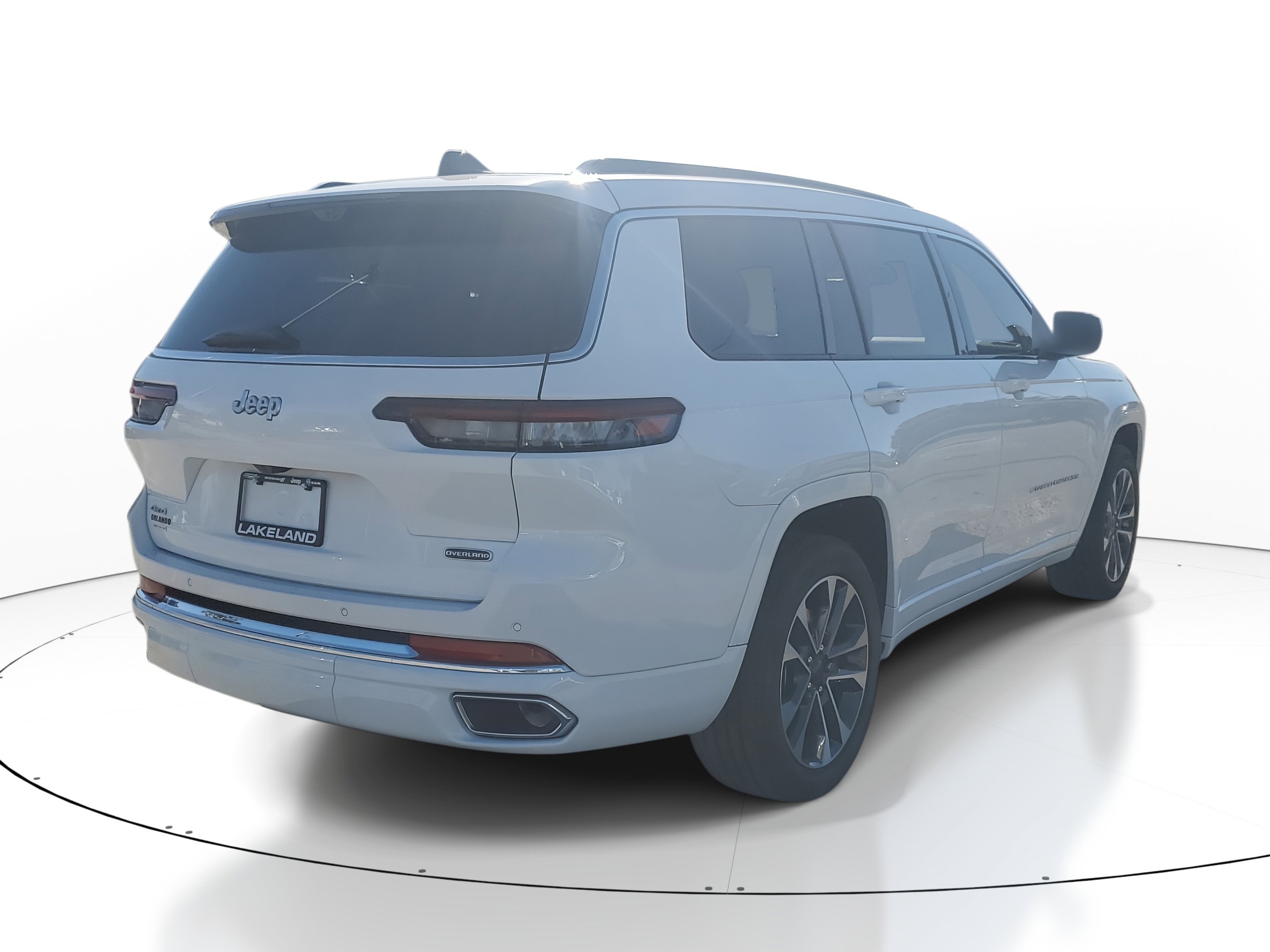 Used 2025 Jeep Grand Cherokee L Overland w/ Luxury Tech Group IV image 6