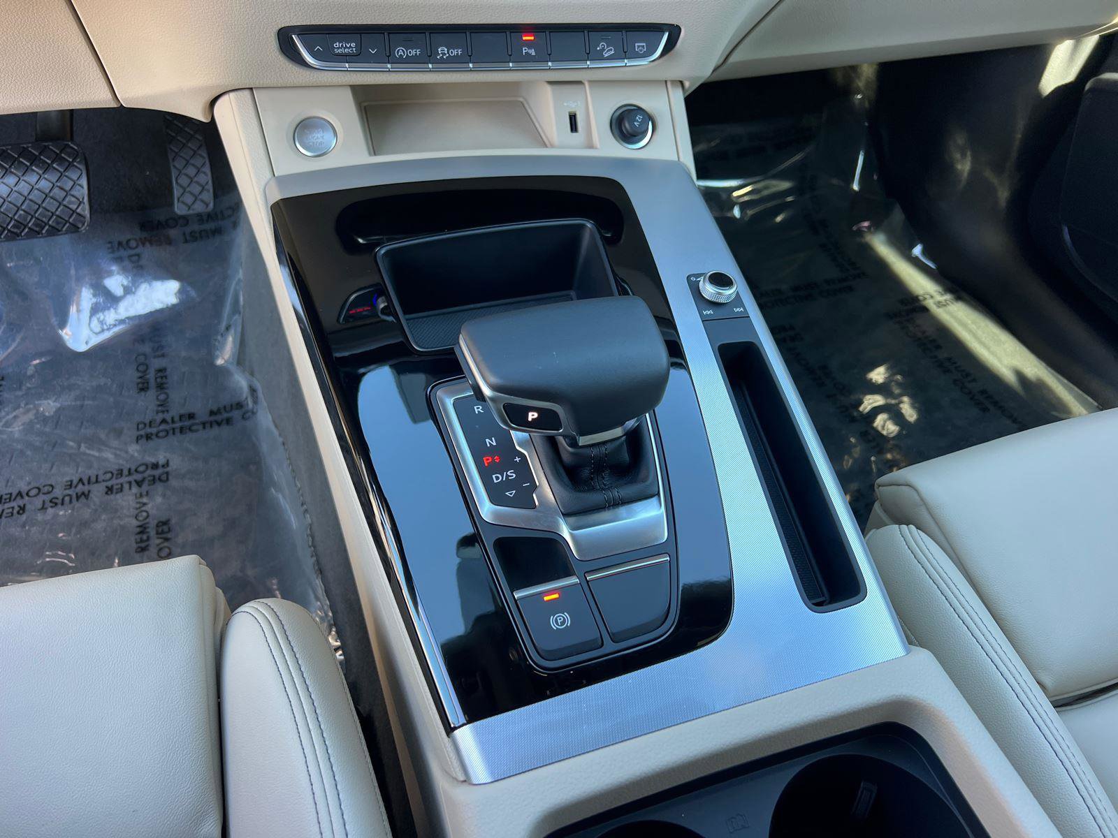 Used 2025 Audi Q5 2.0T Premium w/ Convenience Plus Package image 32