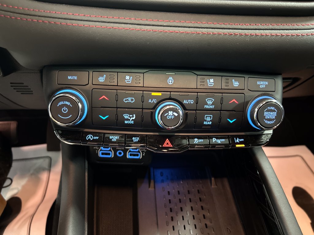 Used 2025 Dodge Durango GT AWD/4WD image 19
