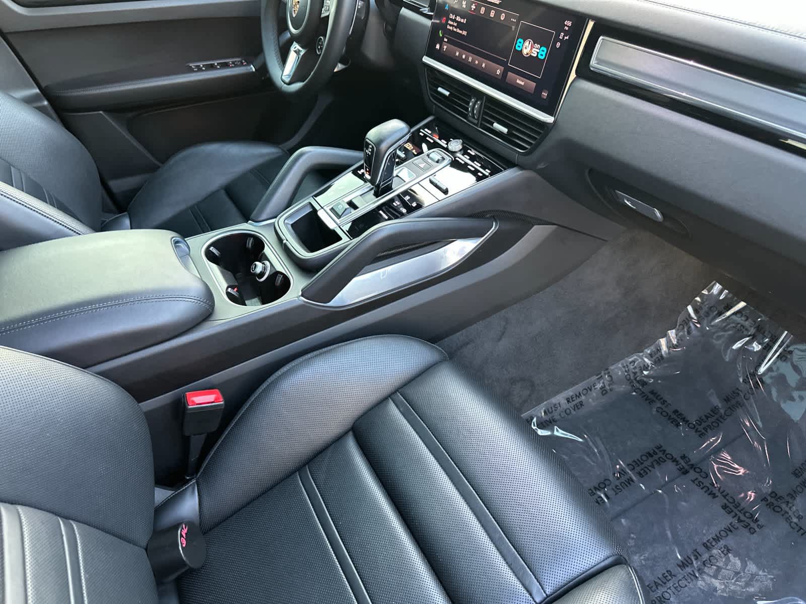Used 2023 Porsche Cayenne Turbo S AWD/4WD image 17