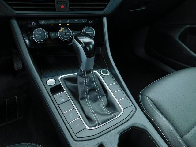 Used 2024 Volkswagen Jetta SE image 31