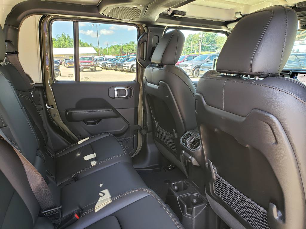 New 2026 Jeep Gladiator Sport AWD/4WD image 16