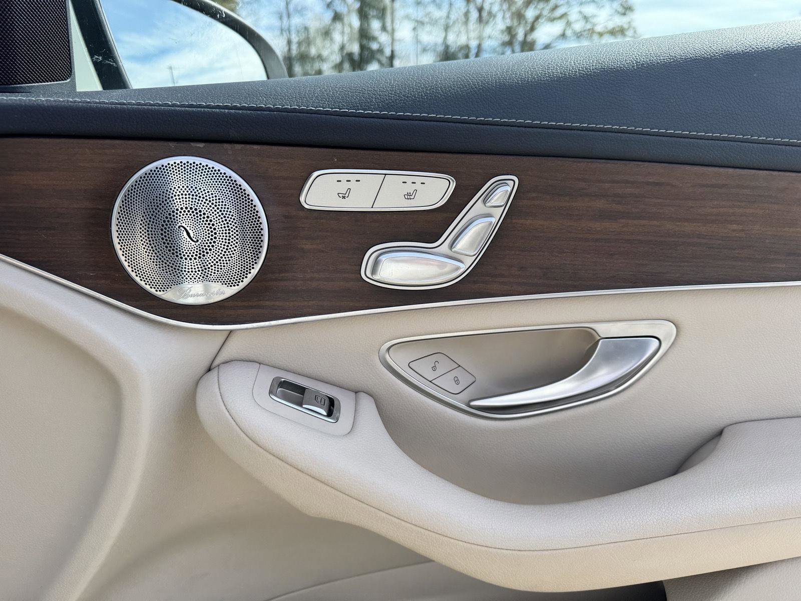 Used 2020 Mercedes-Benz GLC 300 4MATIC Coupe image 27