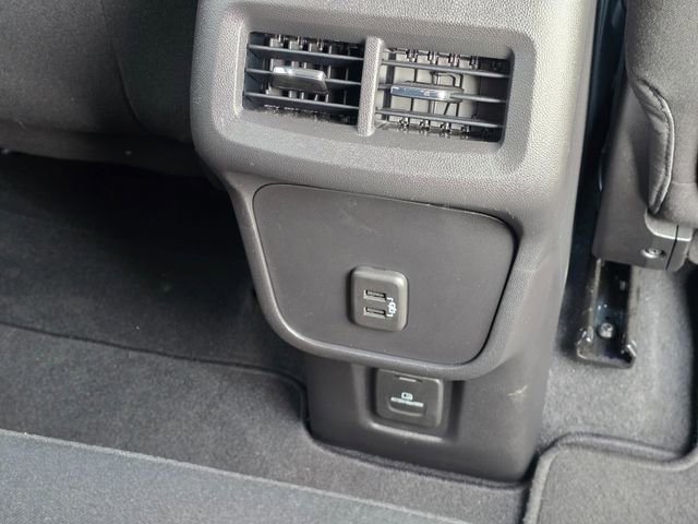 Used 2023 GMC Terrain SLE w/ Driver Convenience Package FWD image 19