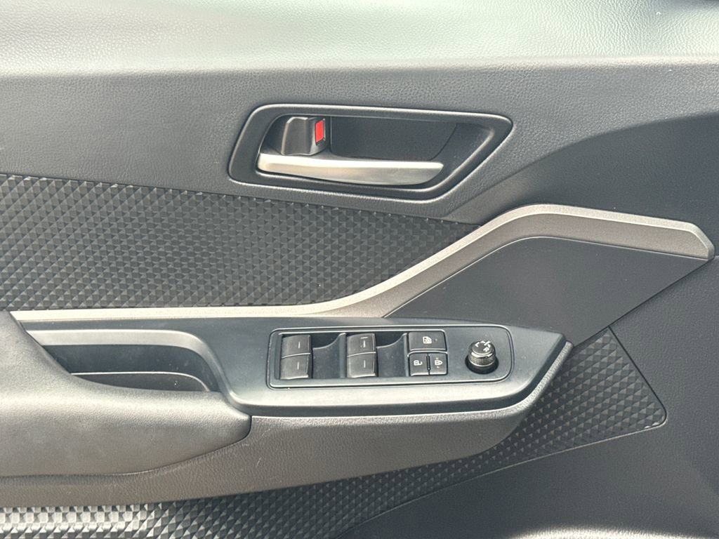 Used 2021 Toyota C-HR LE image 31