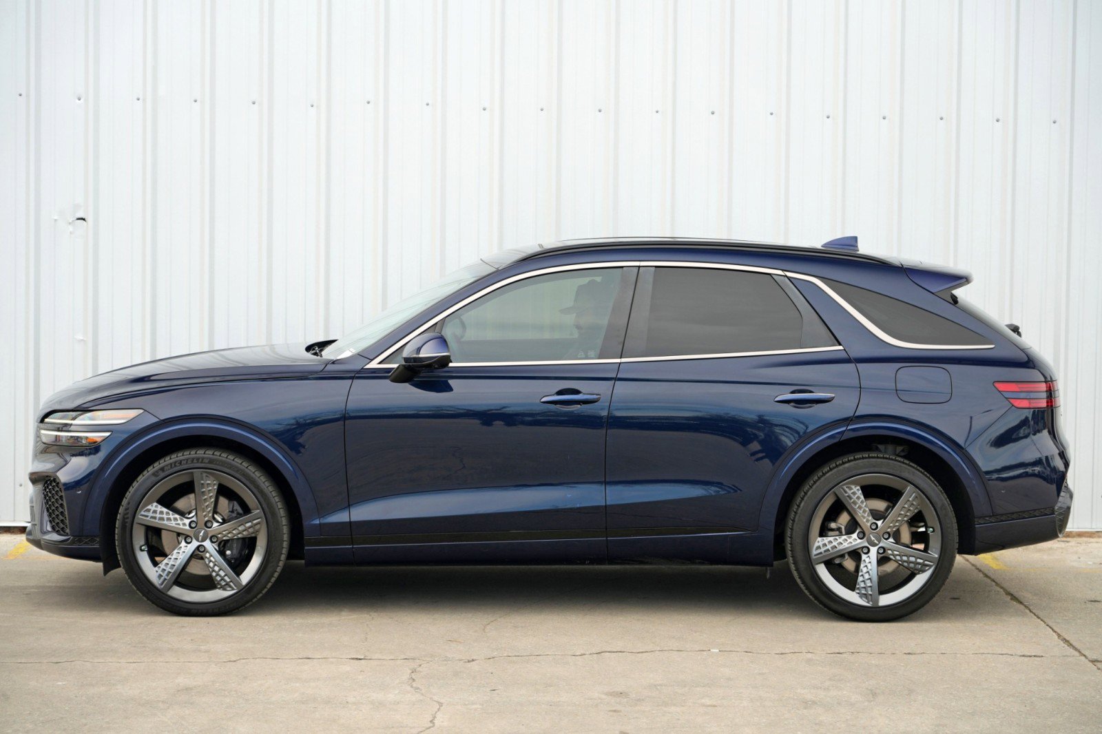Used 2022 Genesis GV70 3.5T Sport w/ Sport Prestige Package AWD/4WD image 50