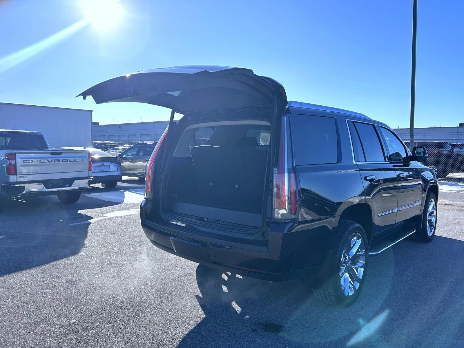 Used 2019 Cadillac Escalade Luxury image 23