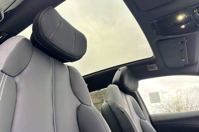 New 2026 Cadillac Optiq Luxury 1 image 17