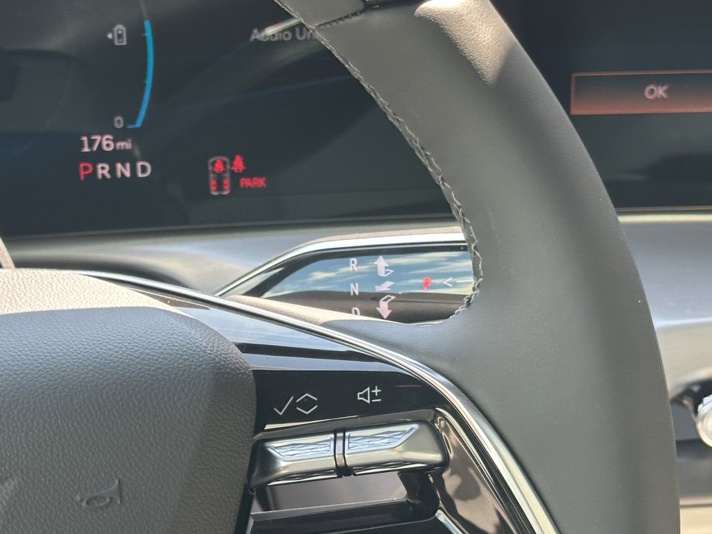 New 2026 Cadillac Vistiq Sport image 13