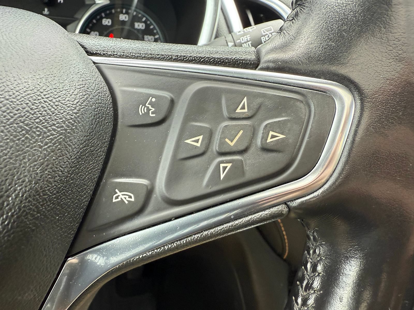 Certified 2020 Chevrolet Equinox Premier AWD/4WD image 38